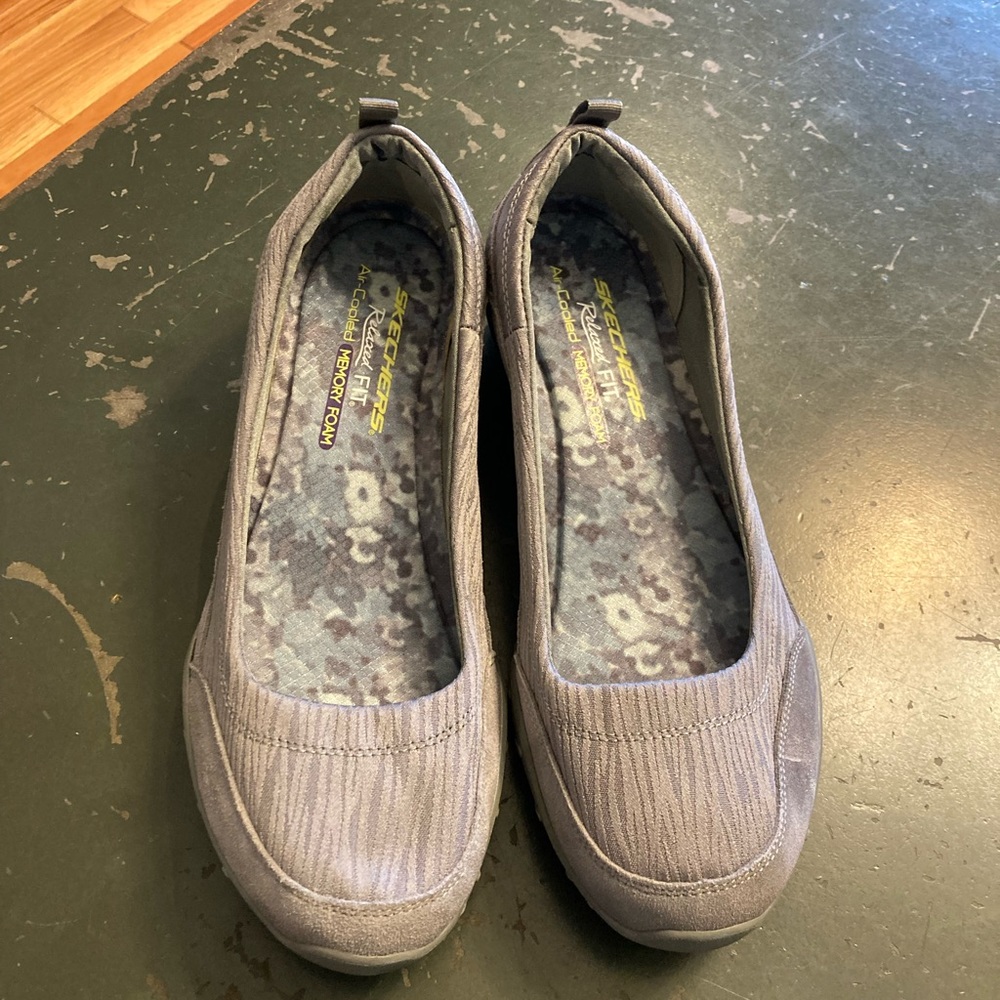 Skechers 8.5 wedge slides grey